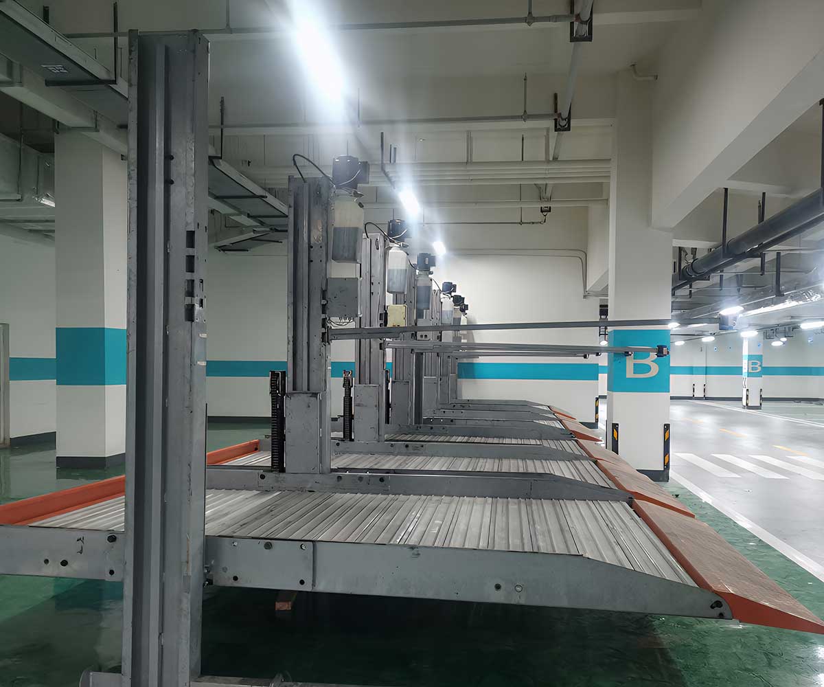 4层升降横移立体车位的钢结构分析